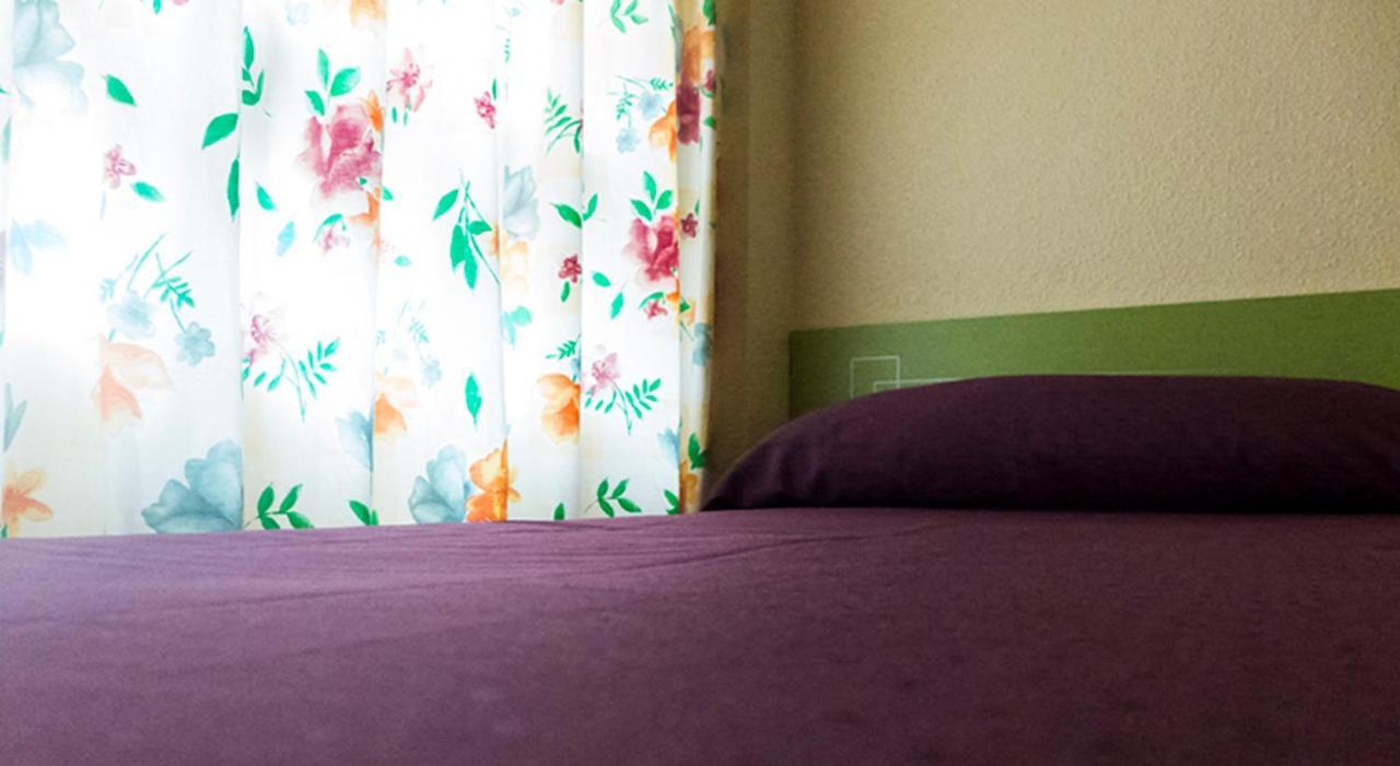 Hostal Rosa Вилахойоса Екстериор снимка