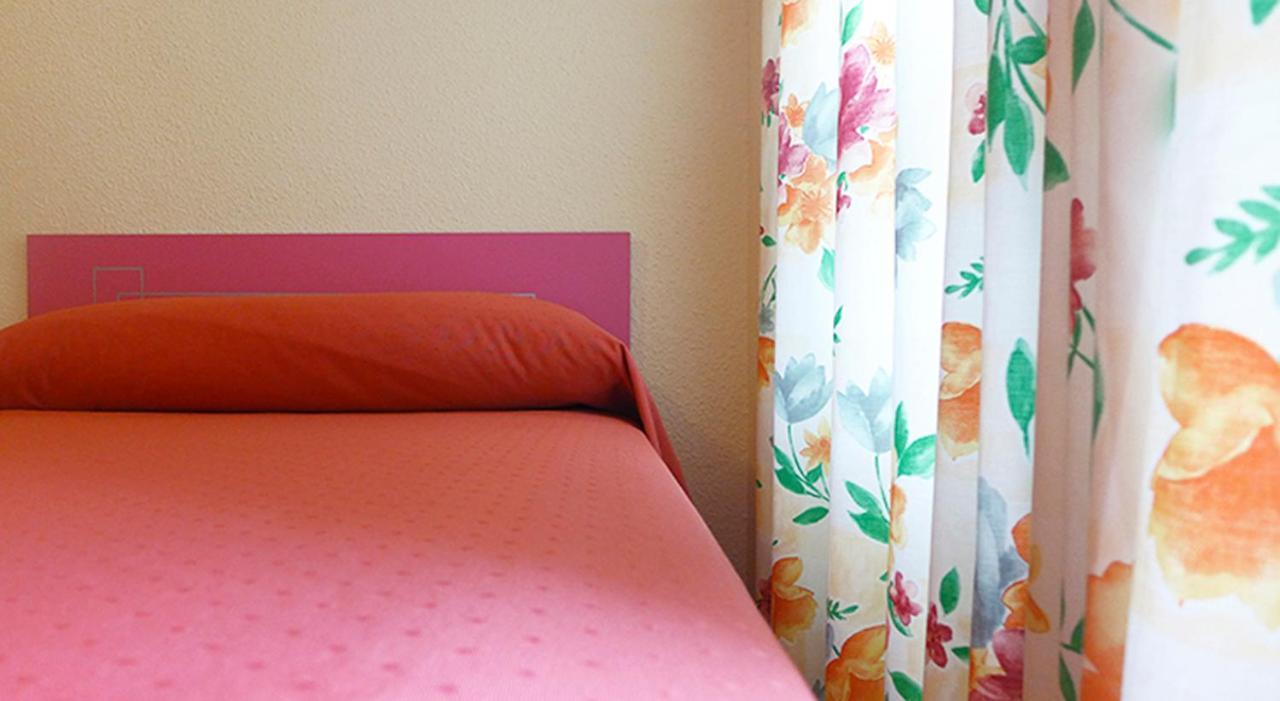 Hostal Rosa Вилахойоса Екстериор снимка